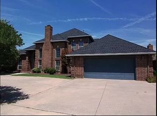 11729 Hackney Ln, Yukon, OK 73099