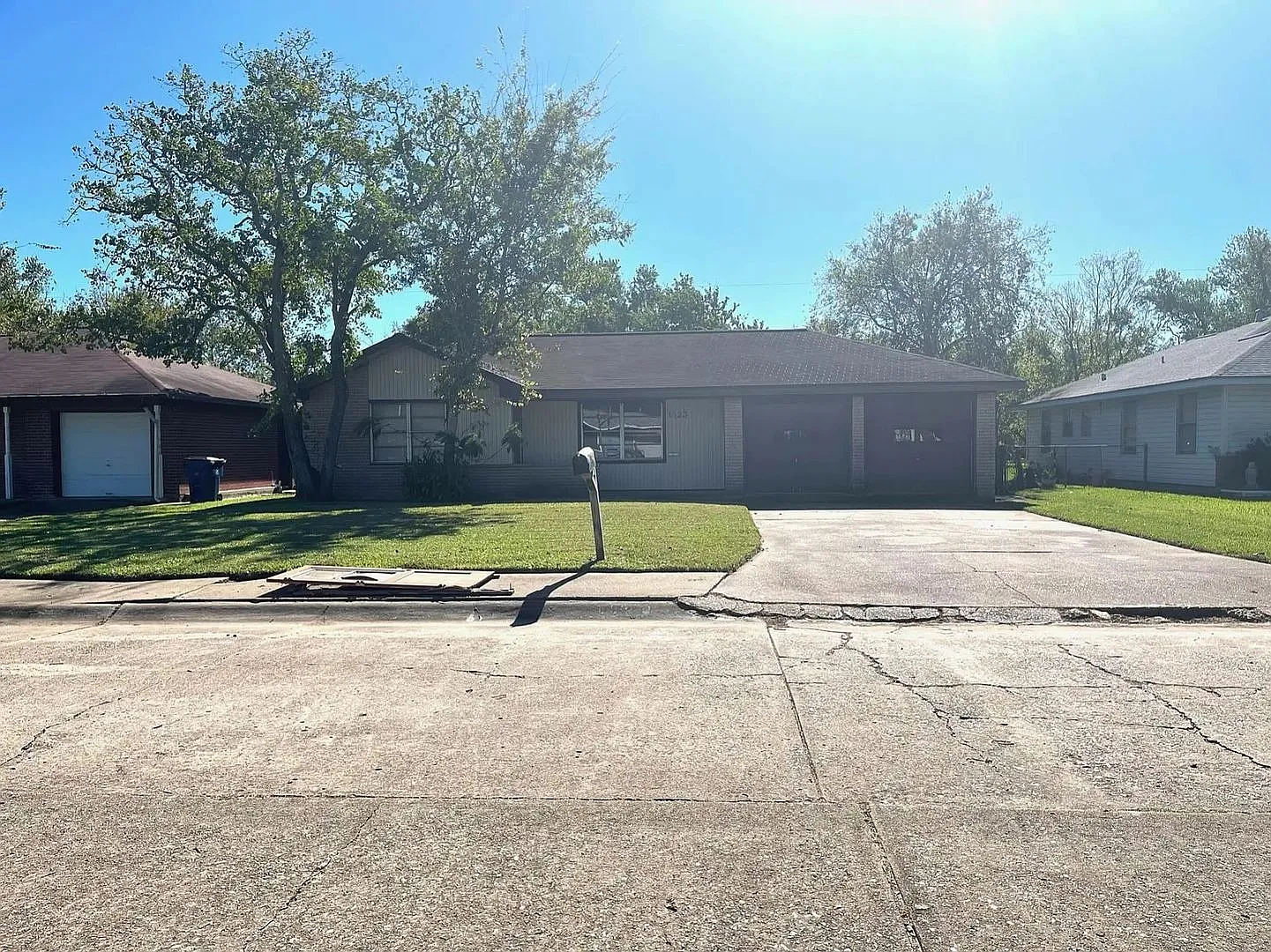 3 bed, 1.5 bath, 1211 sqft, $1,400 — Photo 1