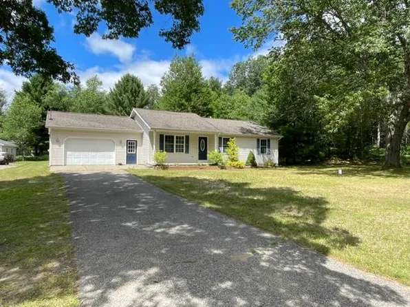 3730 E Higgins Lake Dr, Roscommon, MI 48653