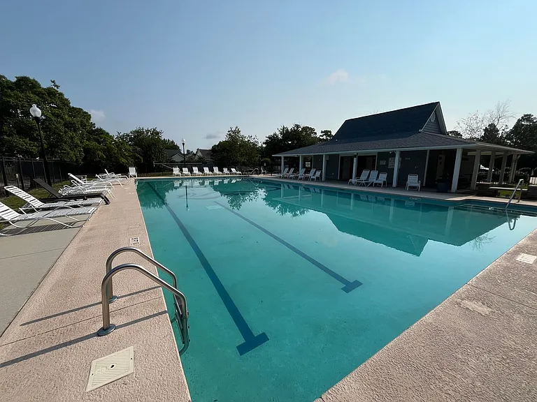 642 Hillside Dr — Photo 42