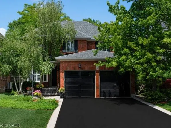 12 Pinto Dr, Ancaster, ON L9K 1L1