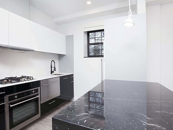 3rd image of 141 Alexander Ave #3