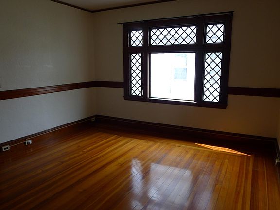 4th image of 69 Marlboro St