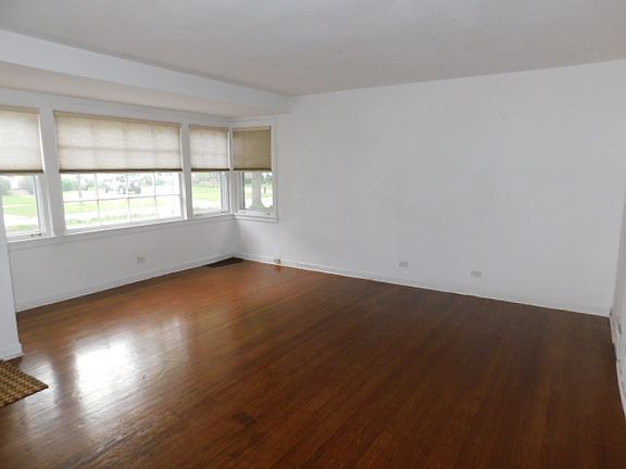 2nd image of 433 S Vail Ave