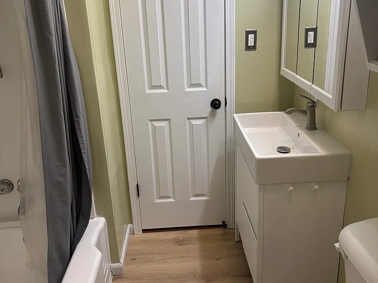 111 Falkirk St — Photo 26