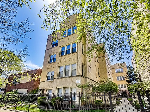 2nd image of 4106 N Mozart St APT 1E
