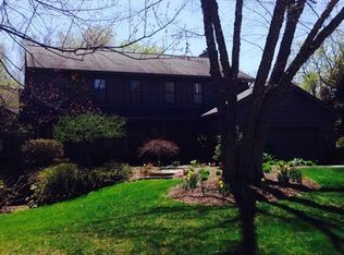 6911 Lexington Trl, Crystal Lake, IL 60012