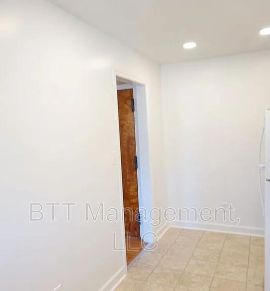 8802 Plymouth St #6 — Photo 25