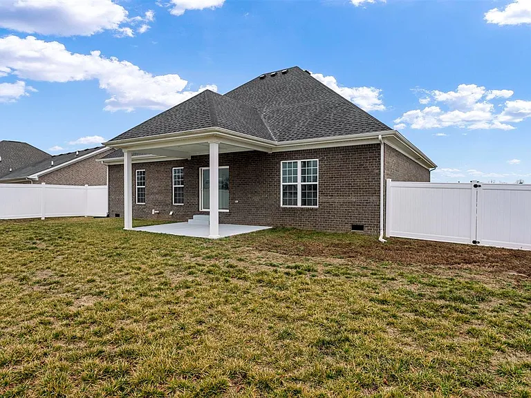 691 Denver Ln — Photo 32
