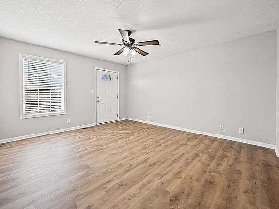 5th image of 307 Lafayette Point Cir