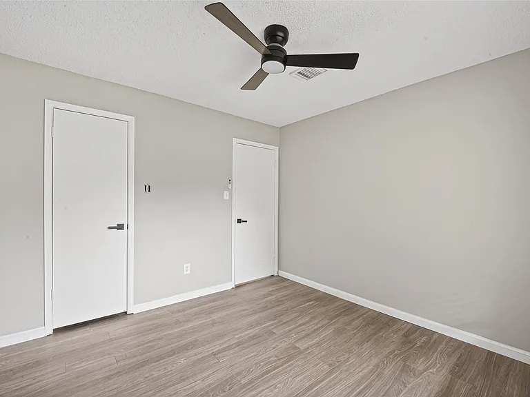 2340 Woodland Park Dr #113 — Photo 28