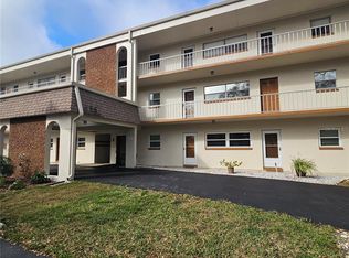 5880 38th Ave N APT 107, Saint Petersburg, FL 33710