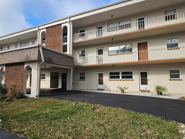 5880 38th Ave N APT 107, Saint Petersburg, FL 33710