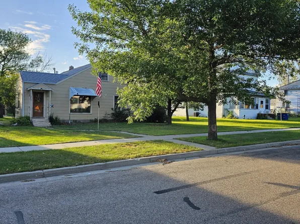 212 N Main St, Lamoure, ND 58458