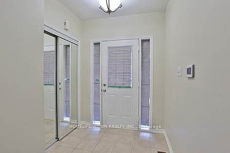 3rd image of 36 Twin Hills Cres