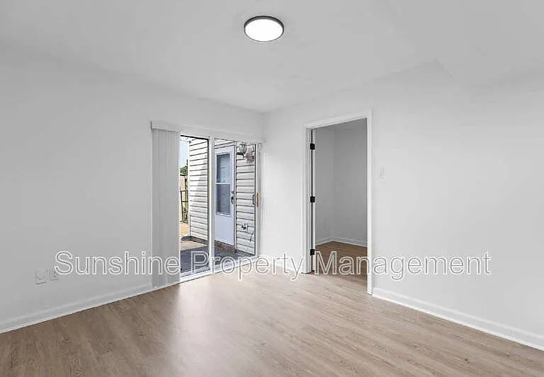 6591 Stoney Point S — Photo 4