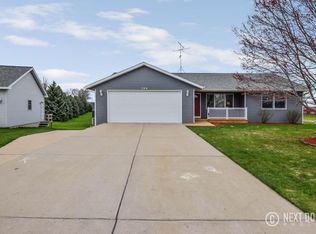 324 Summerlin Dr, Holland, MI 49423
