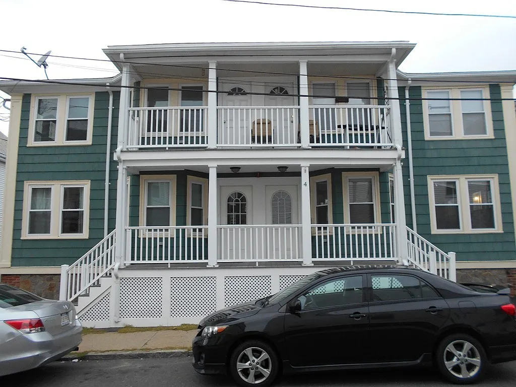 2 bed, 900 sqft, $2,400 — Photo 2