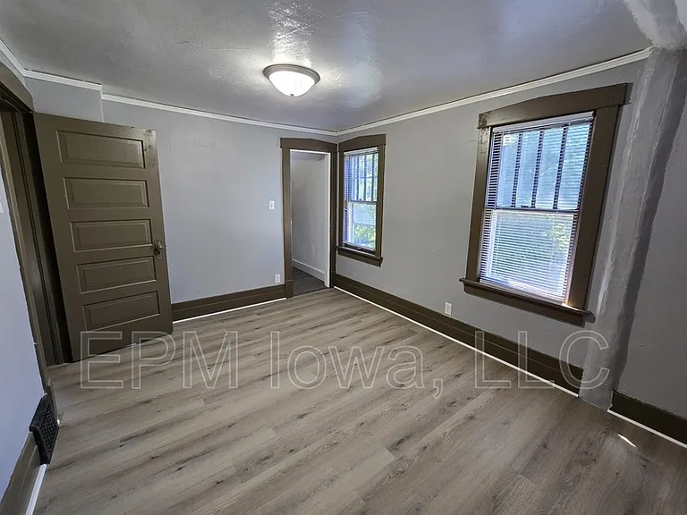 506 Fowler St — Photo 20