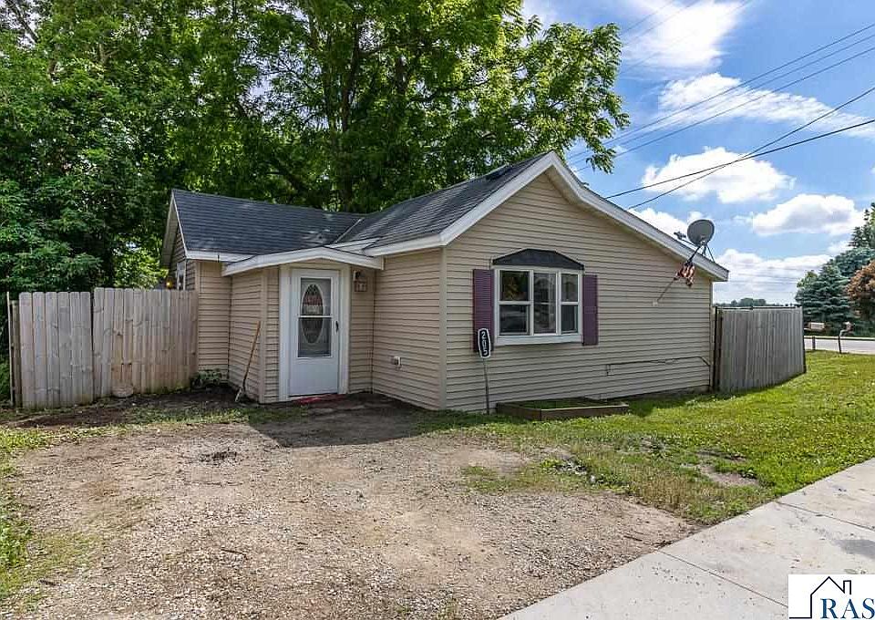 1st image of 205 1st St SW