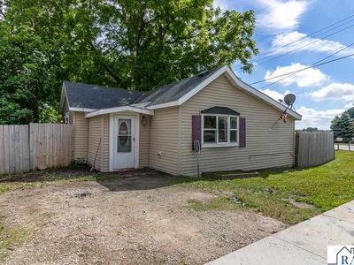 205 1st St SW, Dodge Center, MN, 55927