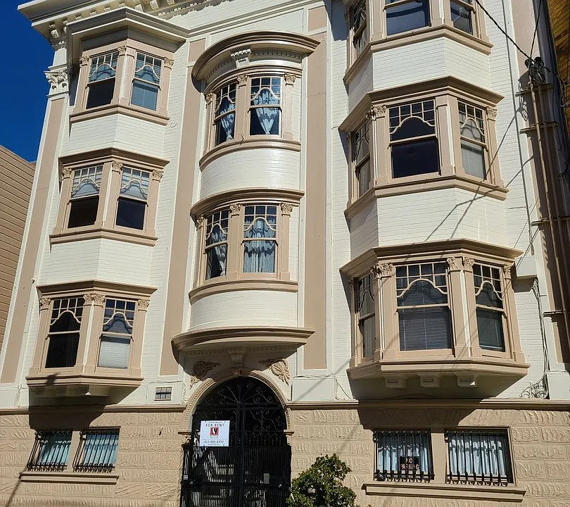 23-33 Linda St