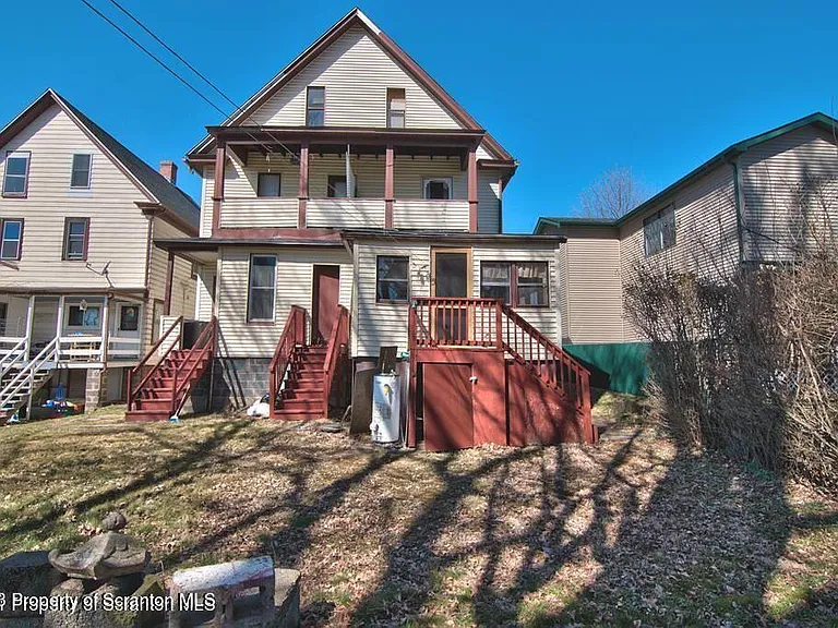 1418 Capouse Ave — Photo 5