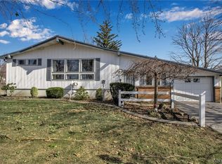 122 Berkley Rd, Williamsville, NY 14221