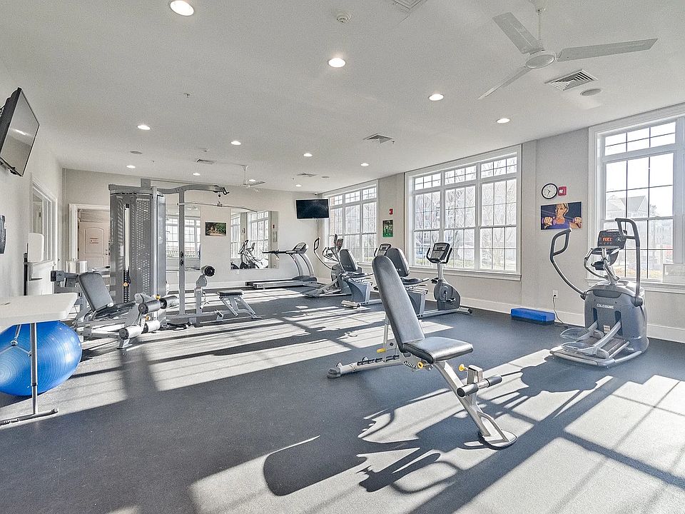 free-weights-exercise-machines2