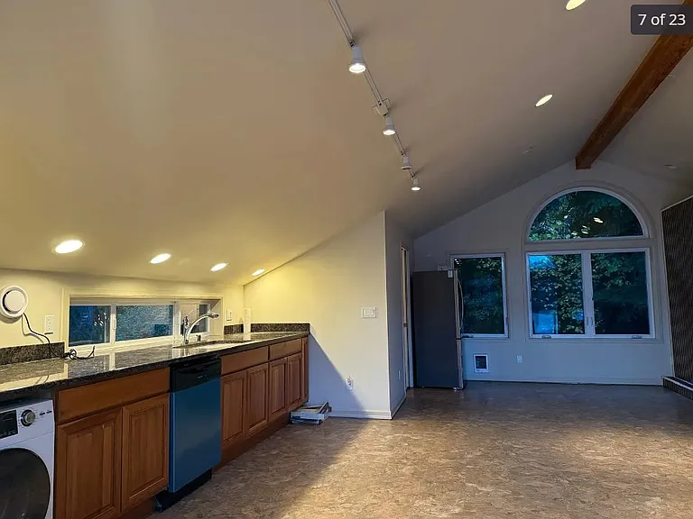 1820 W Lake Sammamish Pkwy NE — Photo 13