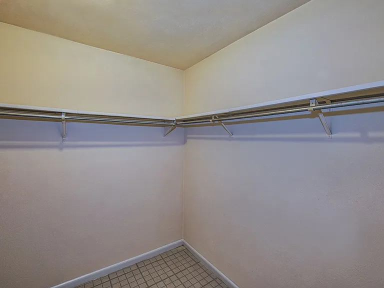 Vantage Apartments — Photo 3