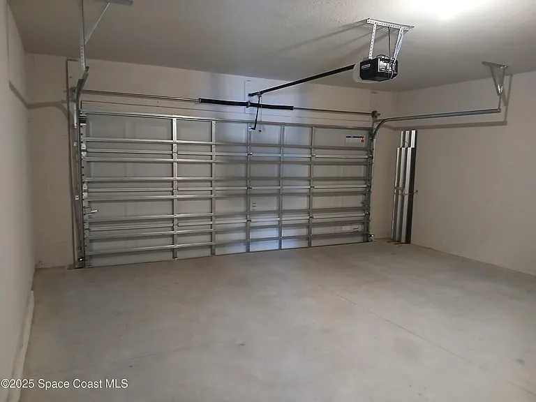 1560 Gardenton St NW — Photo 9