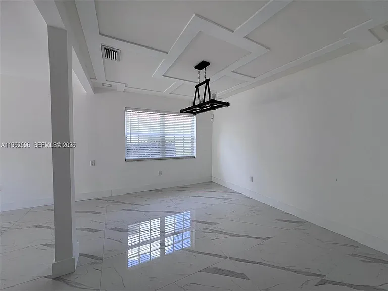 109 Gables Blvd — Photo 24