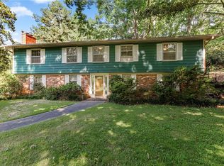 2525 Overlook Dr, East Pt, GA 30344