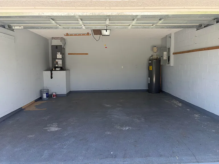1682 SW Glacador Ave — Photo 15
