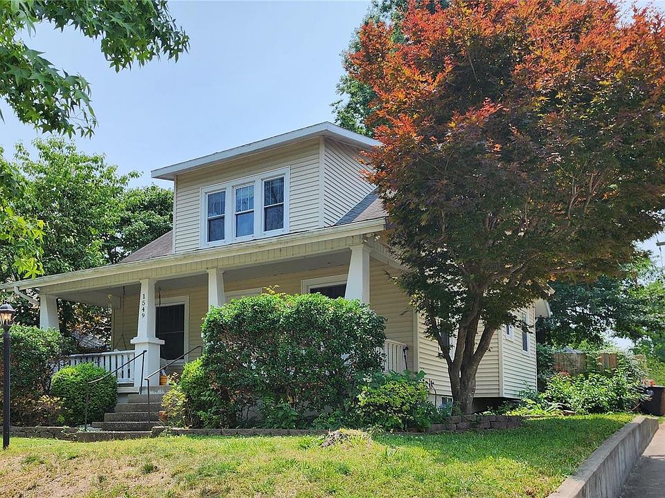 1st image of 1549 Themis St