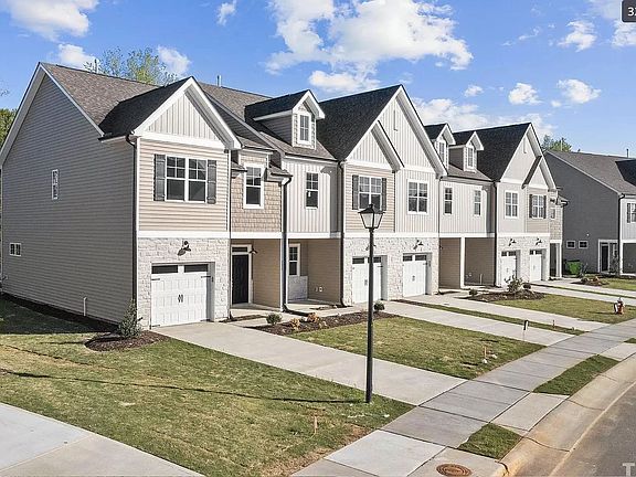 3rd image of 316 McDowell Ln