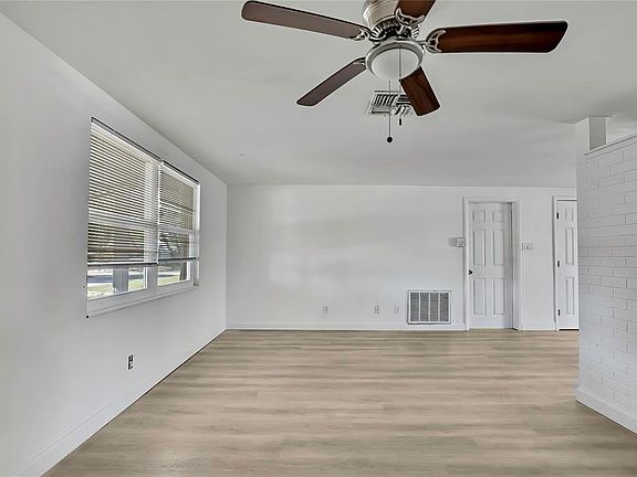 5th image of 4841 Manor Dr