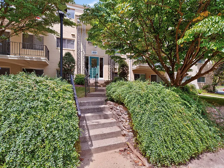 10524 Weymouth St #1-W-1 — Photo 1