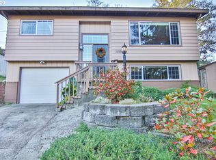 1155 Oakway Dr, Coos Bay, OR 97420