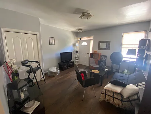 Rented by Premier Metro Realty Corp | media 23