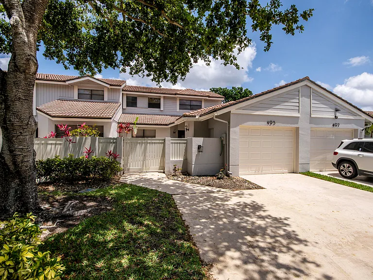 495 Prestwick Cir — Photo 31