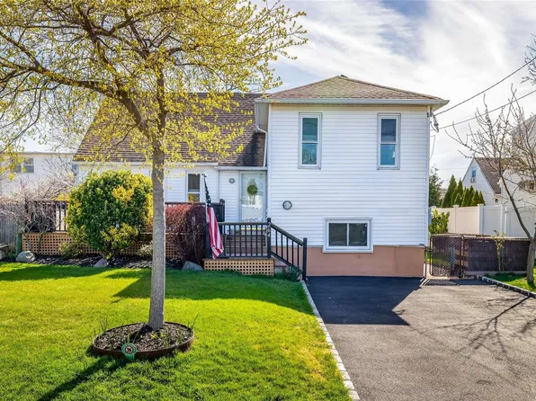 264 Harrison Avenue, Island Park, NY 11558