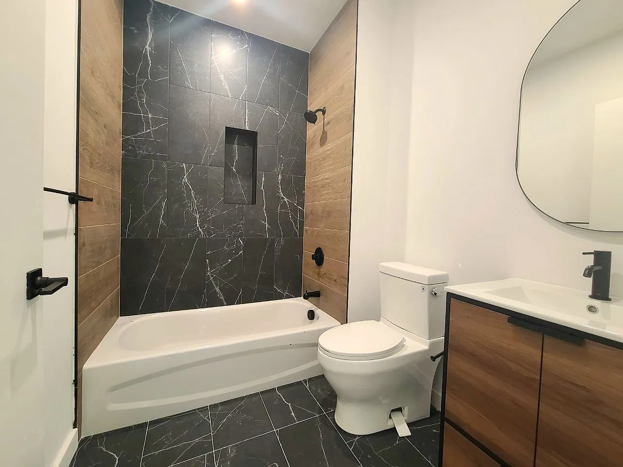 2 bed, 850 sqft, $2,595 — Photo 4