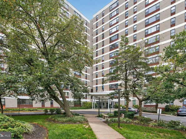 4600 Duke St APT 1121, Alexandria, VA 22304