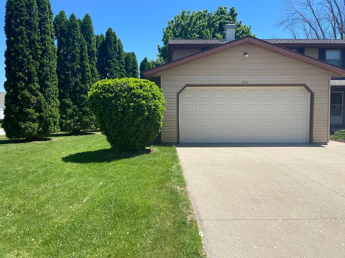 Building Photo - 403 Moonglow Dr