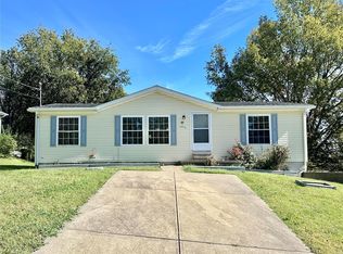 1204 Valley Dr, Festus, MO 63028