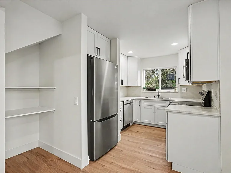 5645 W Virginia Ave — Photo 7