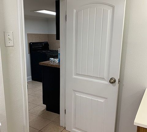 4th image of 204 Division St #208