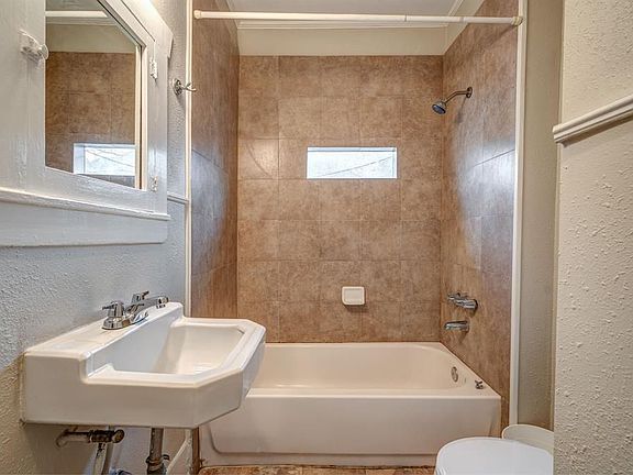 3rd image of 115 Goldenrod St #A